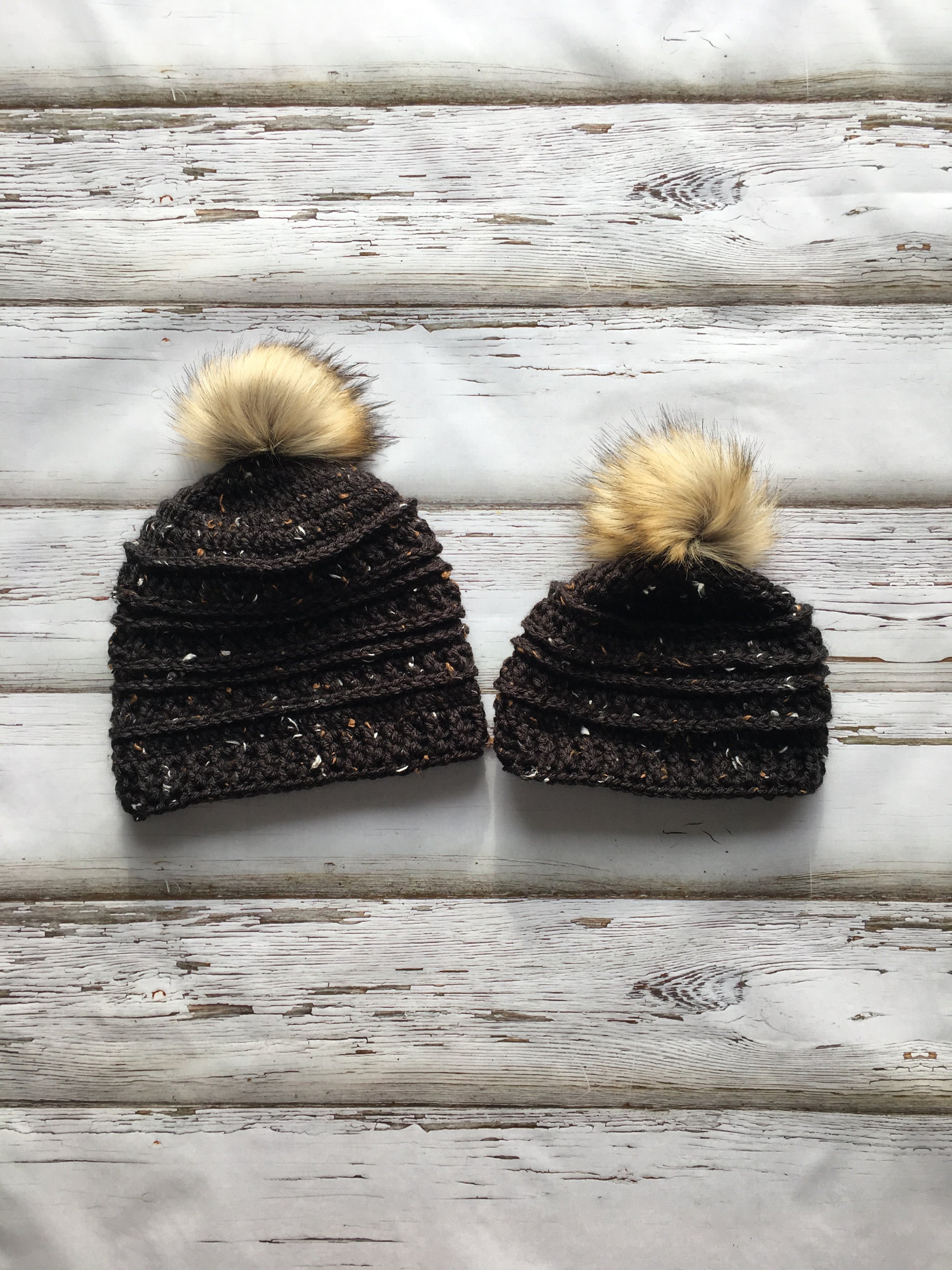 Mountain Ridge Pompom Hat – 3 Generation Crafters display picture 3